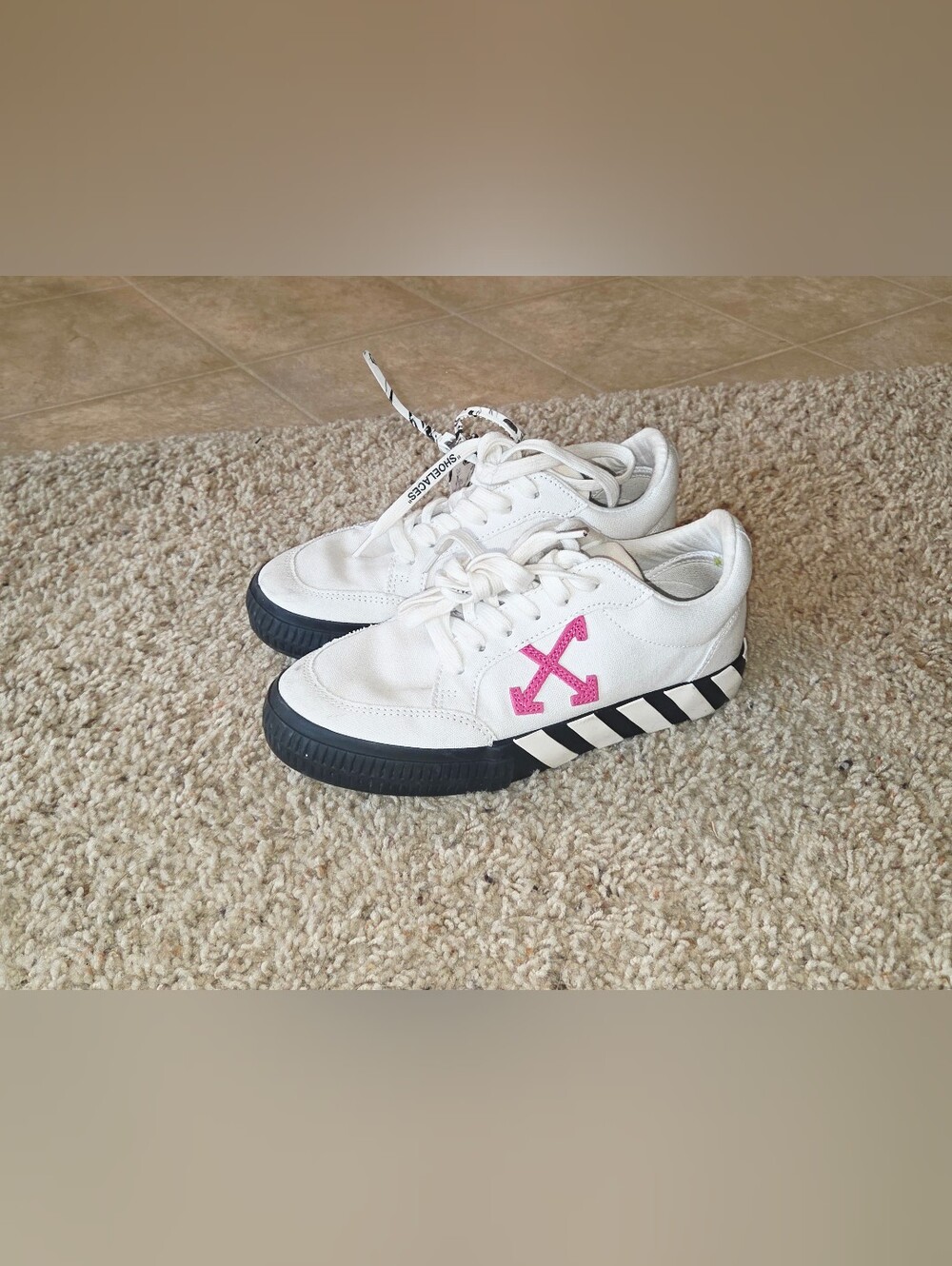 Off-White Woman's Vulcanized Low Sneakers SZ 37